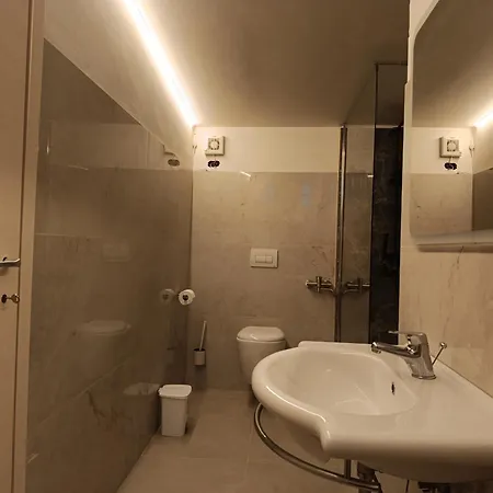 Family&friends 6 - New Modern En-suite - Private Bathroom Freshly Renovated Comfort & Essentials - Minutes From The Sea & Vakantiehuis *